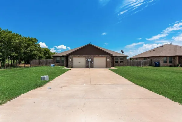 $1,550 | 616 North 6th Street, Gunter, TX 75058