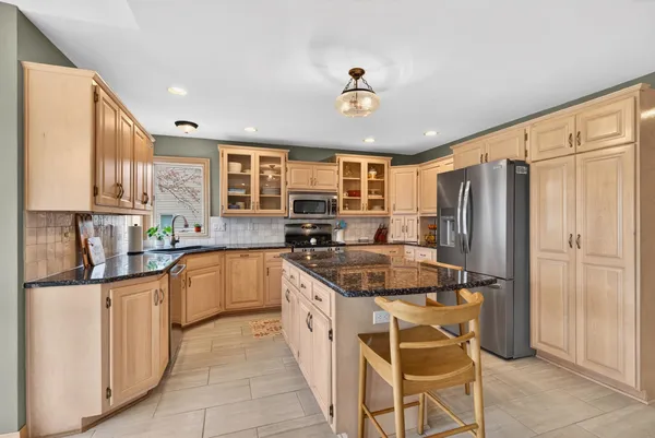 $599,900 | 422 Olde Paltzer Court, Appleton, WI 54913