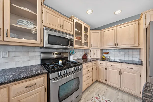 $599,900 | 422 Olde Paltzer Court, Appleton, WI 54913