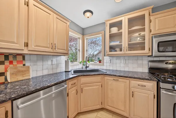 $599,900 | 422 Olde Paltzer Court, Appleton, WI 54913