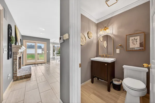 $599,900 | 422 Olde Paltzer Court, Appleton, WI 54913