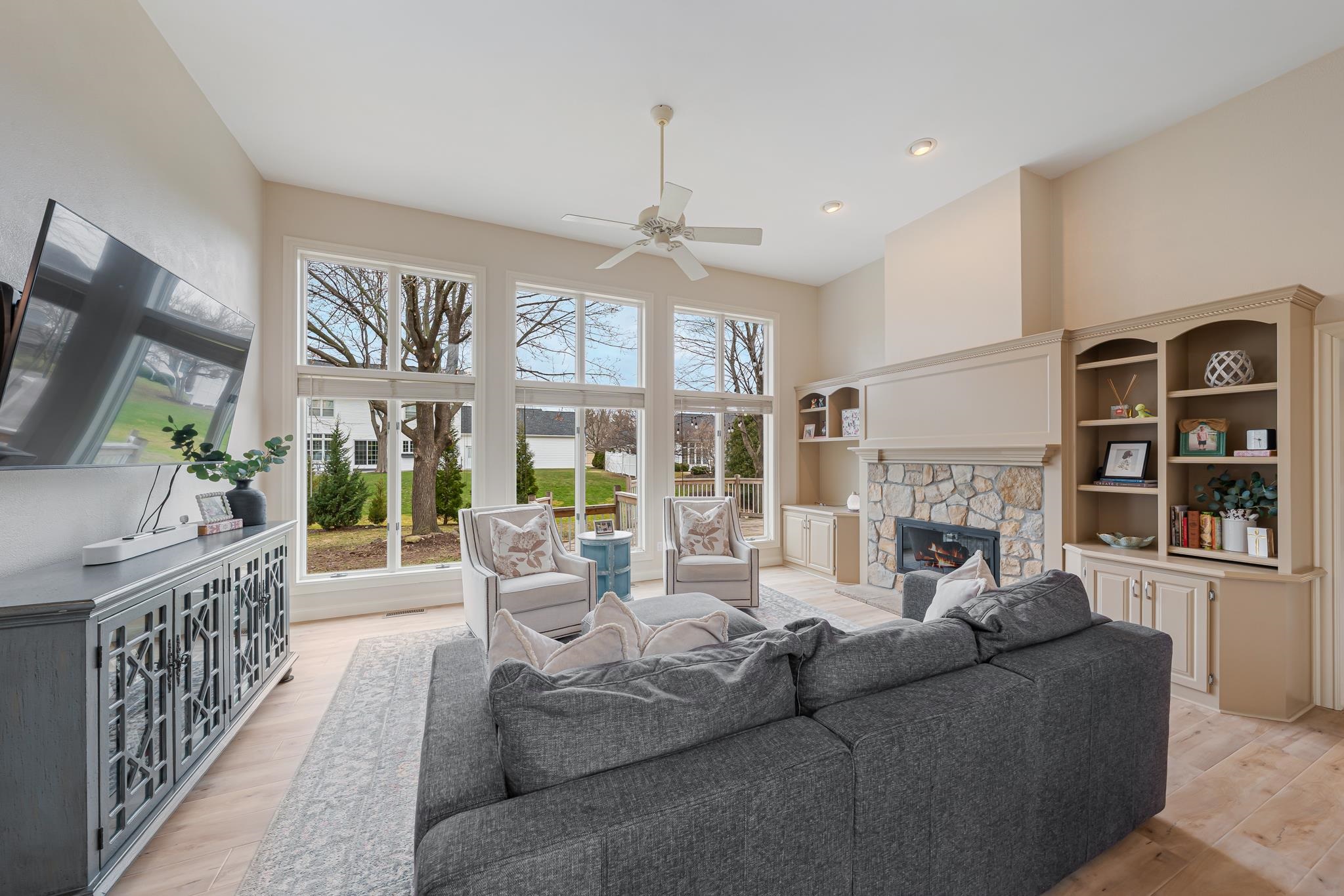 422 Olde Paltzer Court Appleton, WI 54913 - Photo 3 of 48