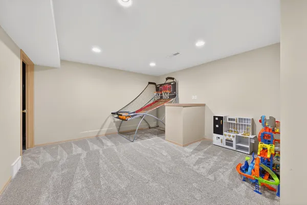 $599,900 | 422 Olde Paltzer Court, Appleton, WI 54913
