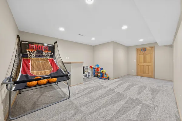 $599,900 | 422 Olde Paltzer Court, Appleton, WI 54913