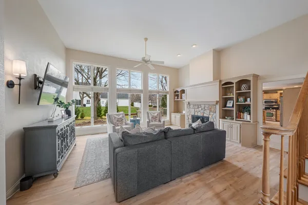 $599,900 | 422 Olde Paltzer Court, Appleton, WI 54913