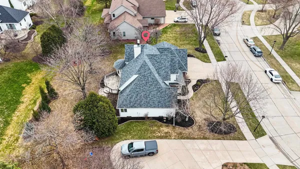 $599,900 | 422 Olde Paltzer Court, Appleton, WI 54913