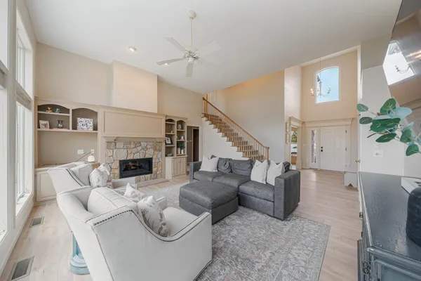 $599,900 | 422 Olde Paltzer Court, Appleton, WI 54913