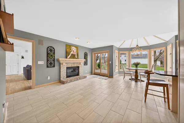 $599,900 | 422 Olde Paltzer Court, Appleton, WI 54913