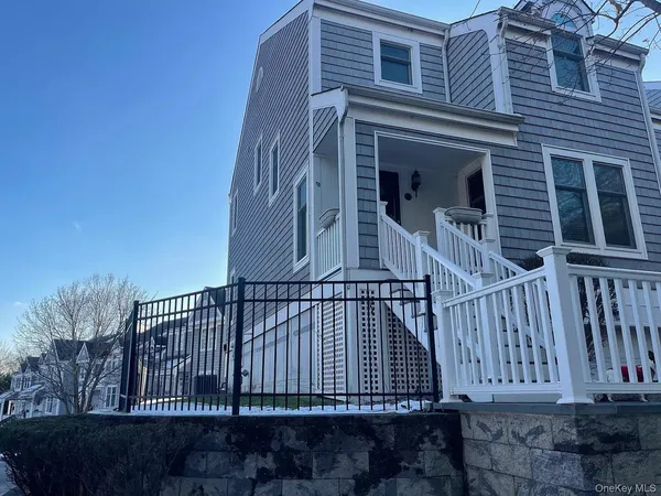 $4,300 | 1 Sea Ct Lane, Port Jefferson, NY 11777