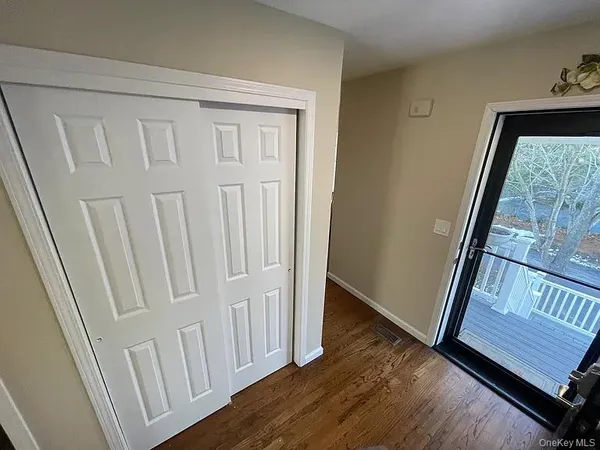 $4,300 | 1 Sea Ct Lane, Port Jefferson, NY 11777