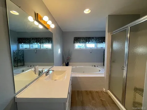 $4,300 | 1 Sea Ct Lane, Port Jefferson, NY 11777