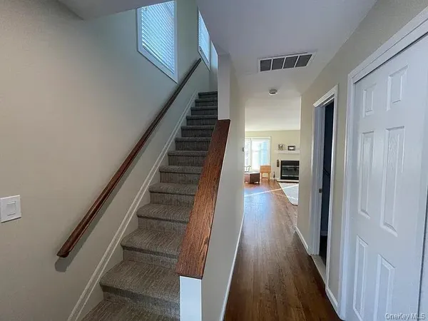 $4,300 | 1 Sea Ct Lane, Port Jefferson, NY 11777