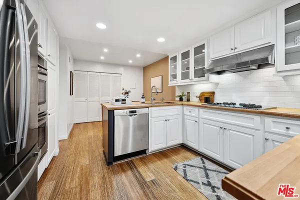 $959,000 | 11687 Bellagio Road, Unit 3, Los Angeles, CA 90049