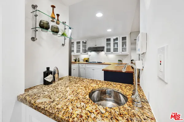 $959,000 | 11687 Bellagio Road, Unit 3, Los Angeles, CA 90049