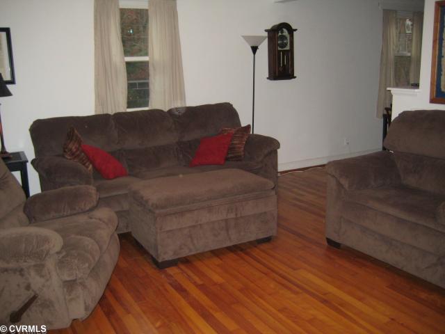 3906 Oakleaf Road Richmond, VA 23235 - Photo 4 of 8 Living Room - Living Room View 2