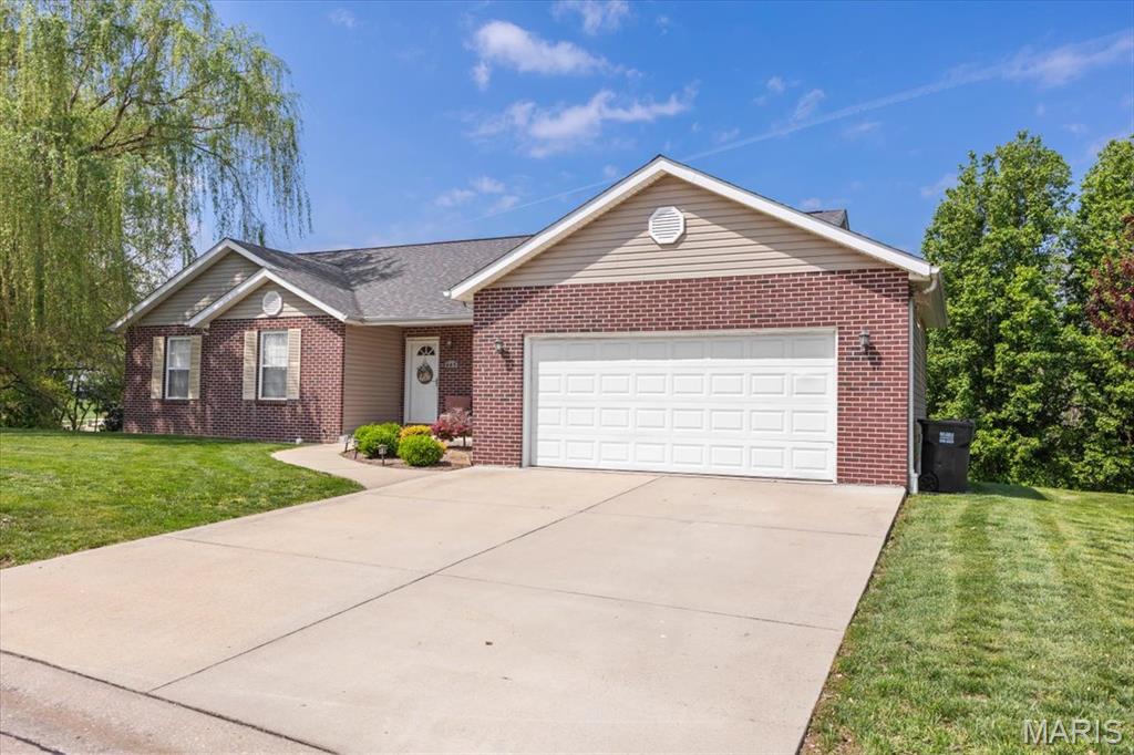 445 Steven Drive Red Bud, IL 62278 - Photo 3 of 26