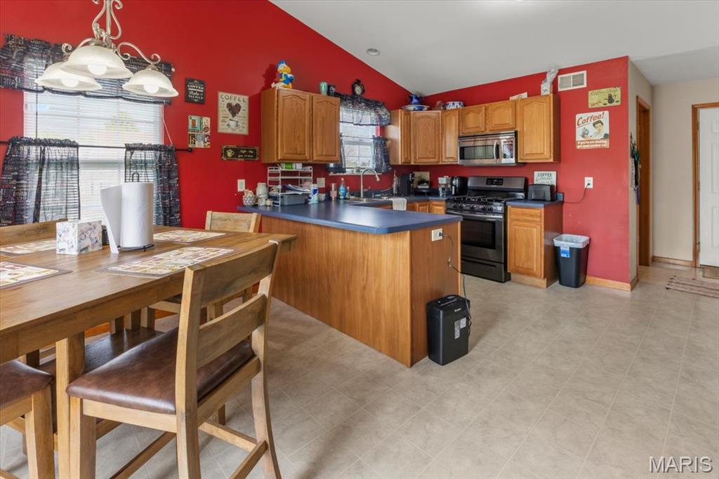 445 Steven Drive Red Bud, IL 62278 - Photo 10 of 26