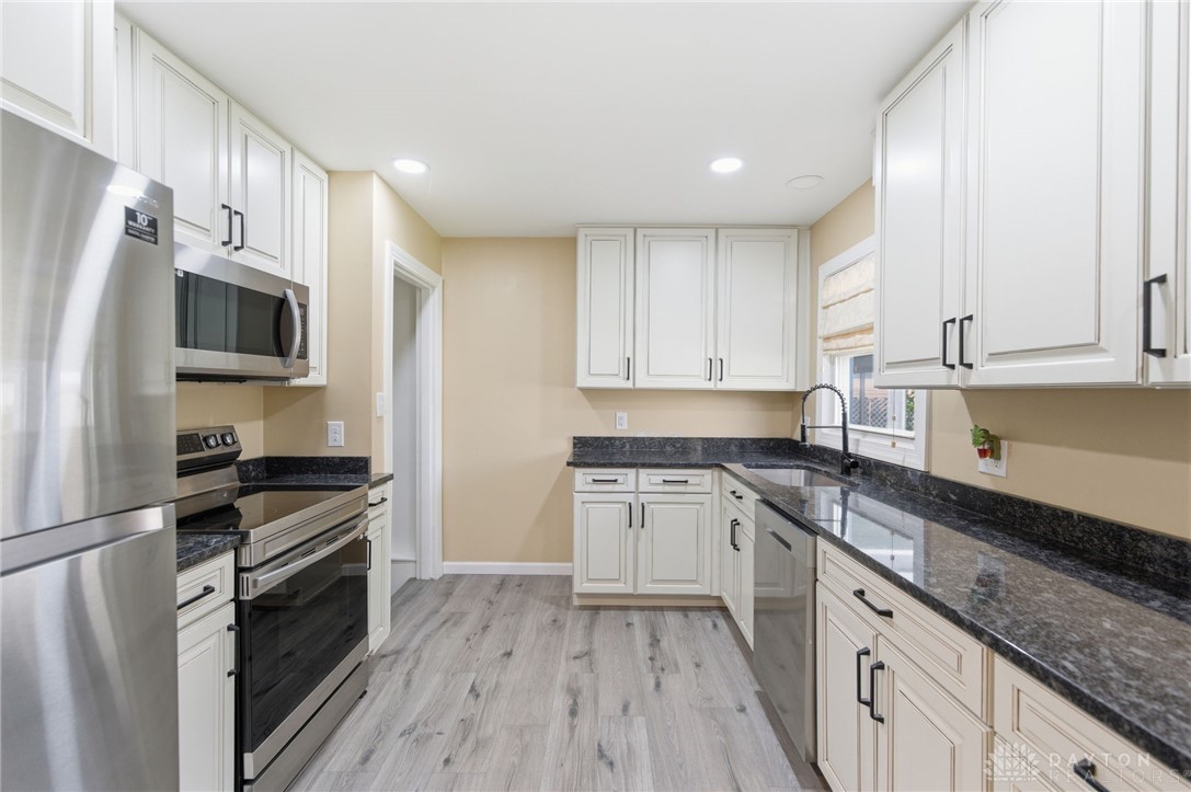 1290 Main Street Hamilton, OH 45013 - Photo 4 of 49