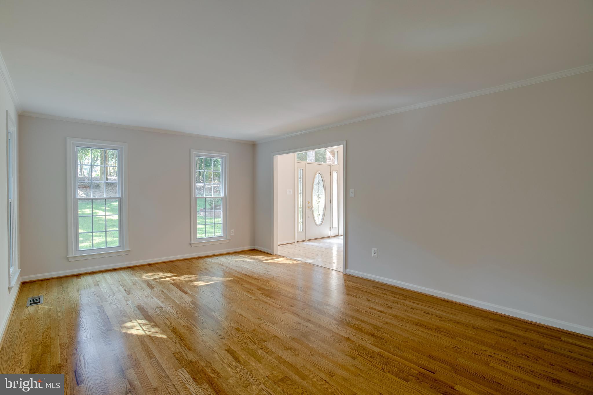11740 Stuart Mill Road Oakton, VA 22124 - Photo 14 of 67 Living Room