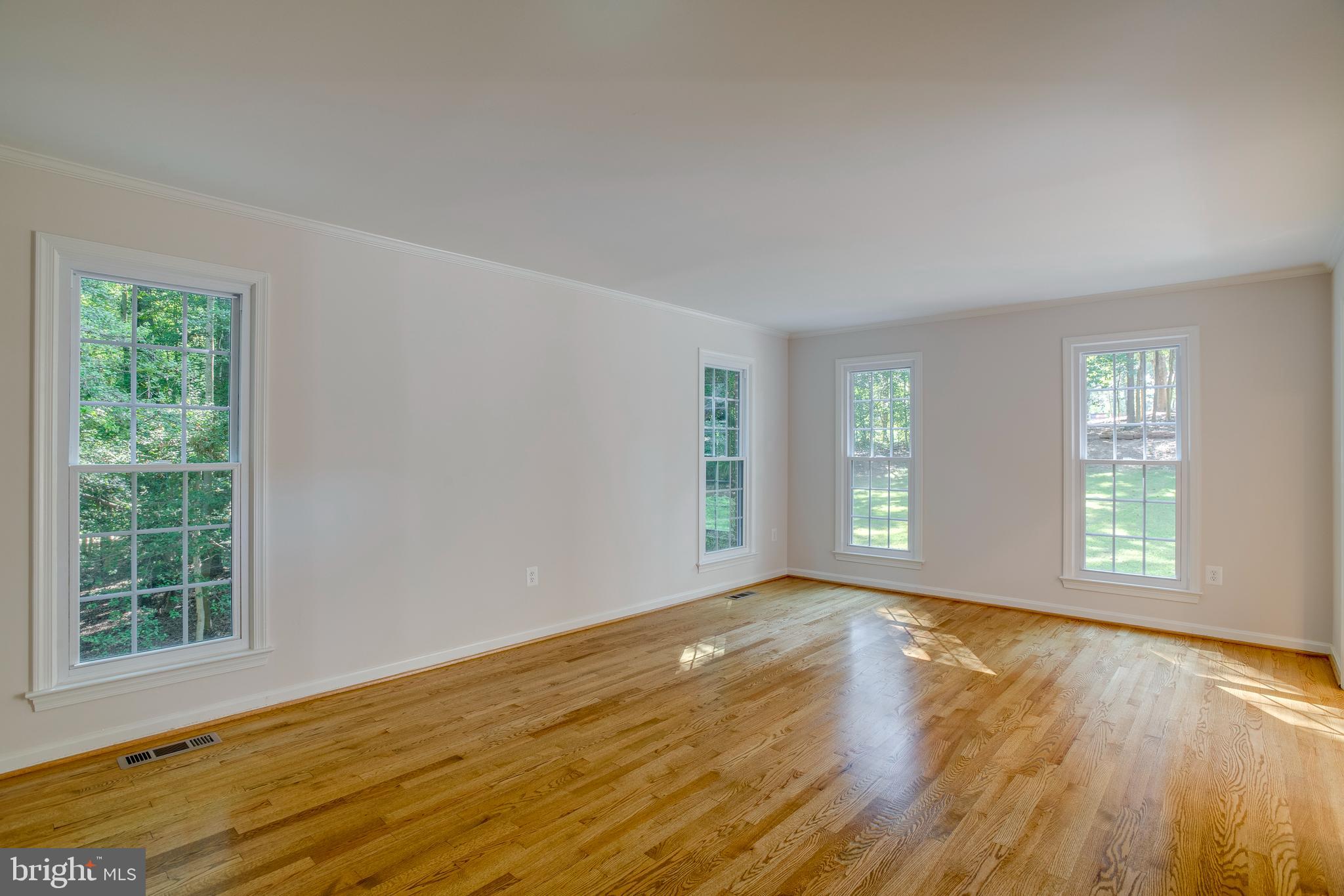 11740 Stuart Mill Road Oakton, VA 22124 - Photo 15 of 67 Living Room
