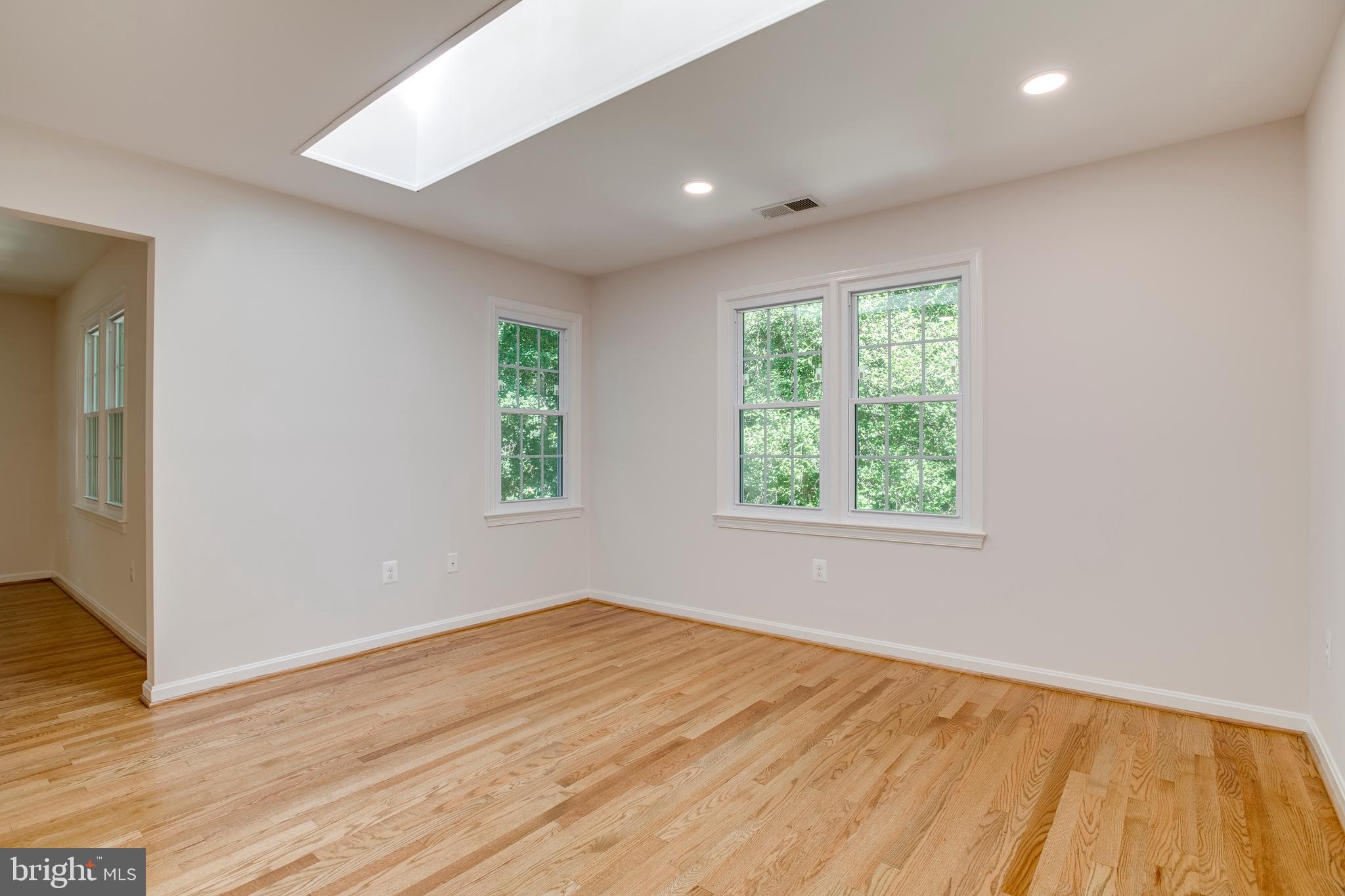 11740 Stuart Mill Road Oakton, VA 22124 - Photo 41 of 67 Owner's Suite