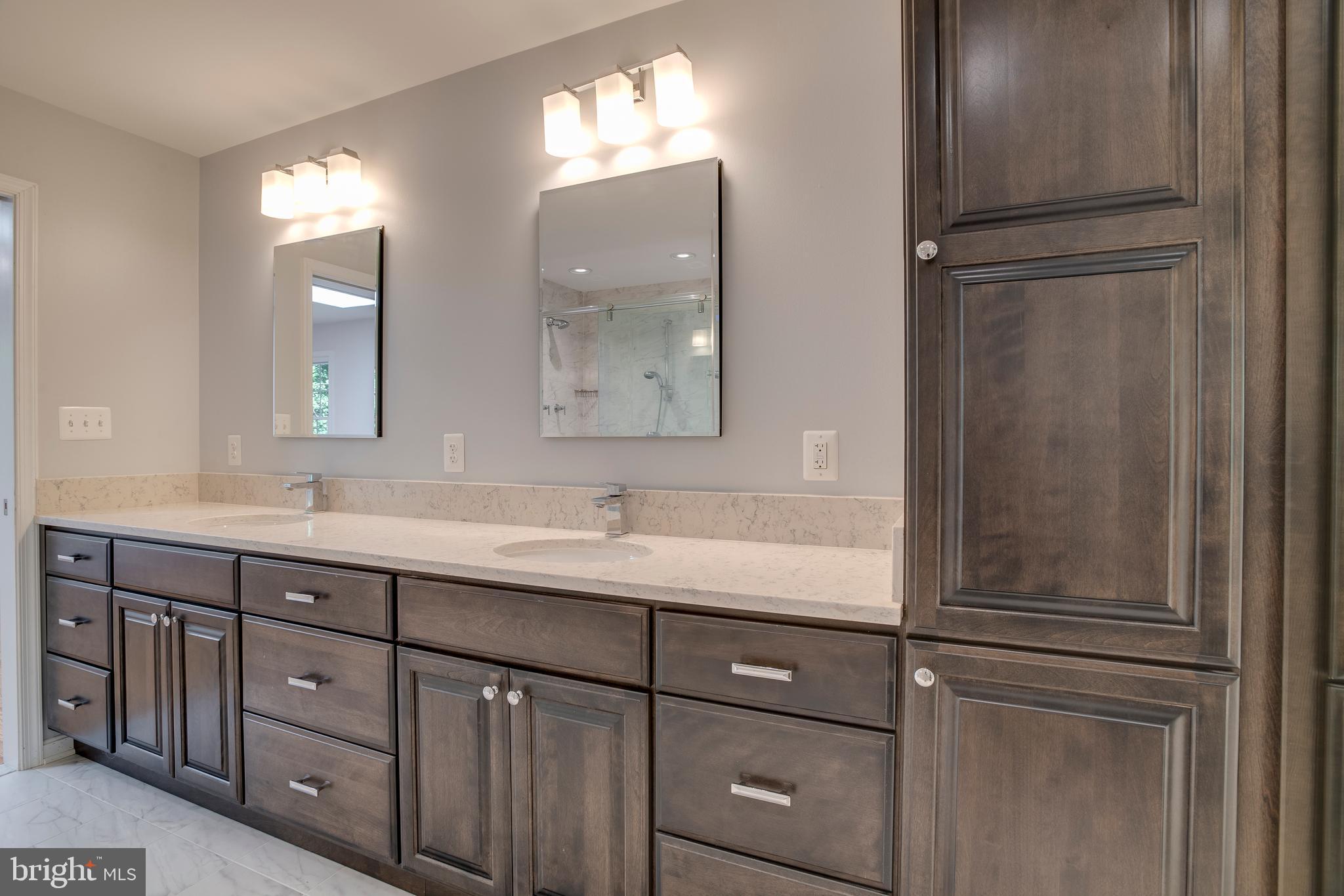 11740 Stuart Mill Road Oakton, VA 22124 - Photo 44 of 67 Owner's Bath