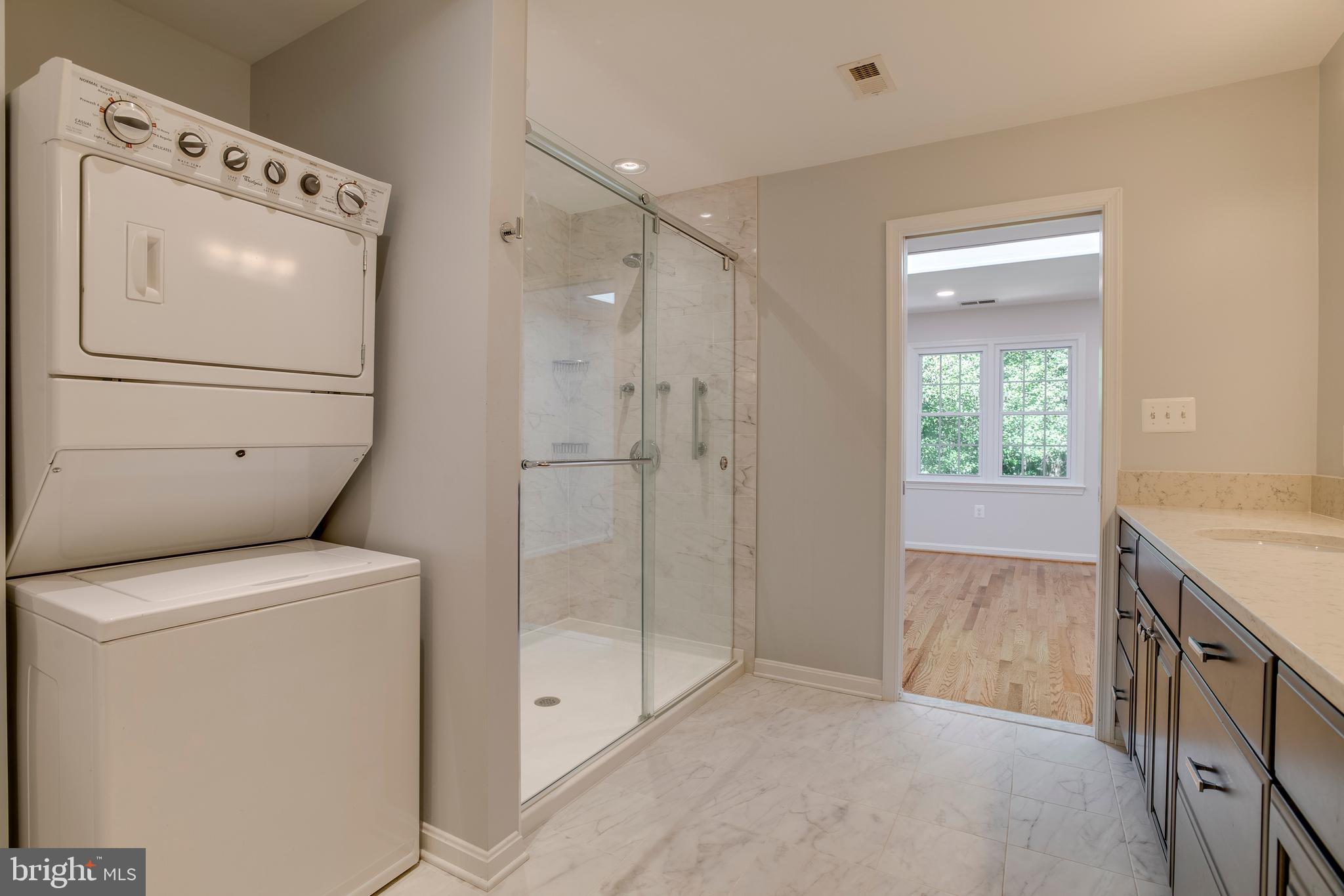 11740 Stuart Mill Road Oakton, VA 22124 - Photo 46 of 67 Owner's Bath