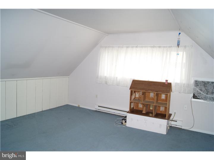 34 Iris Road Levittown, PA 19057 - Photo 12 of 25 Bedroom 3