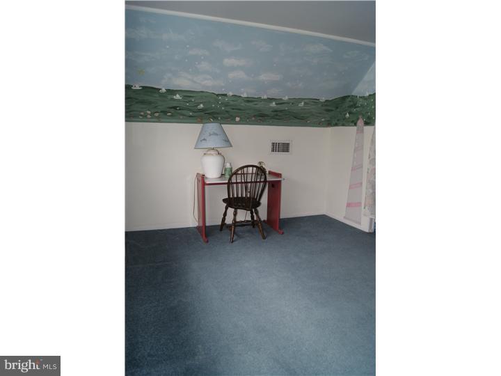 34 Iris Road Levittown, PA 19057 - Photo 14 of 25 Bedroom 4