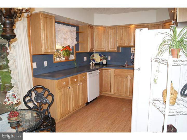34 Iris Road Levittown, PA 19057 - Photo 19 of 25 Gallery Image 19