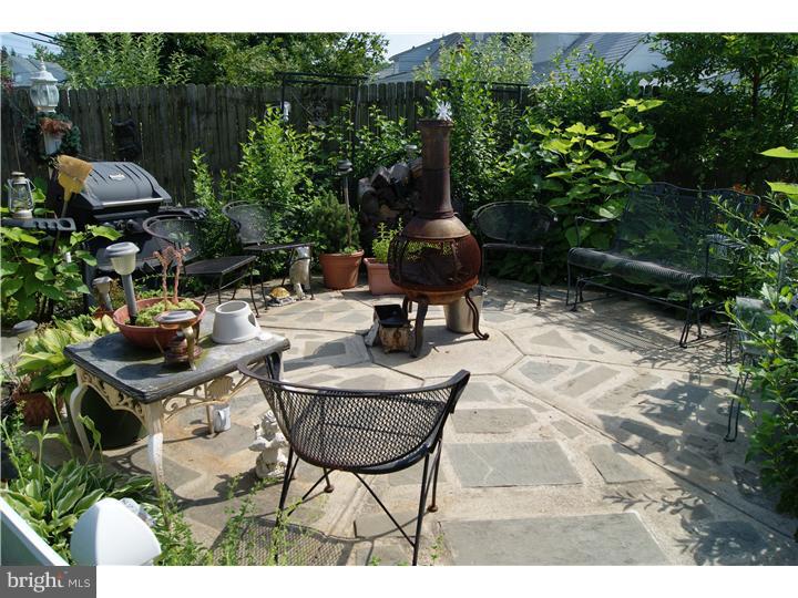 34 Iris Road Levittown, PA 19057 - Photo 24 of 25 Patio