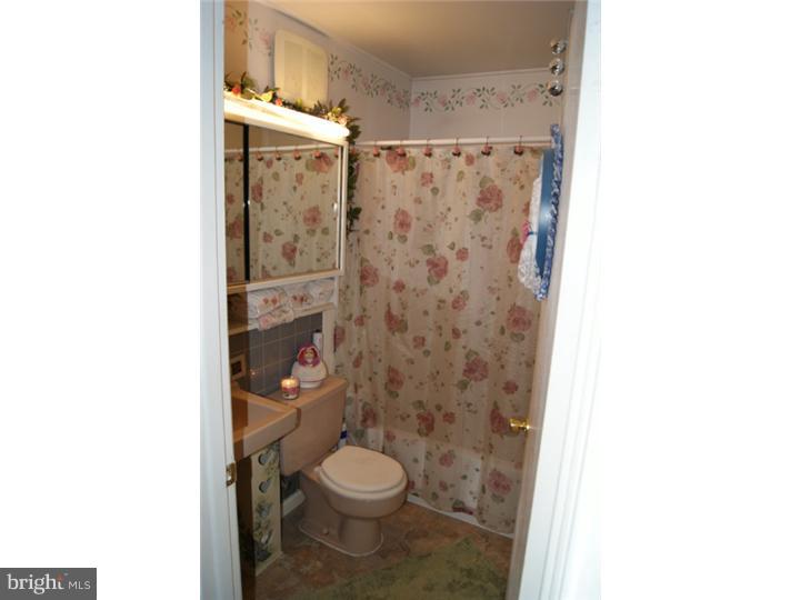 34 Iris Road Levittown, PA 19057 - Photo 7 of 25 Bathroom