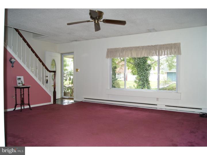34 Iris Road Levittown, PA 19057 - Photo 8 of 25 Living Room