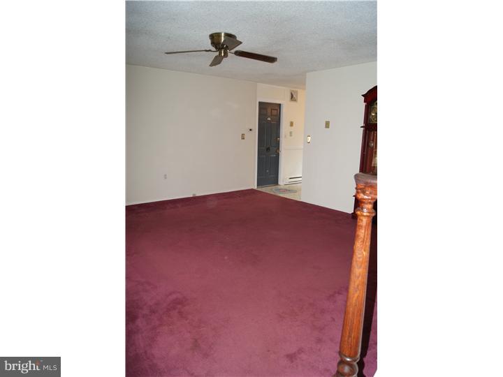 34 Iris Road Levittown, PA 19057 - Photo 10 of 25 Gallery Image 10