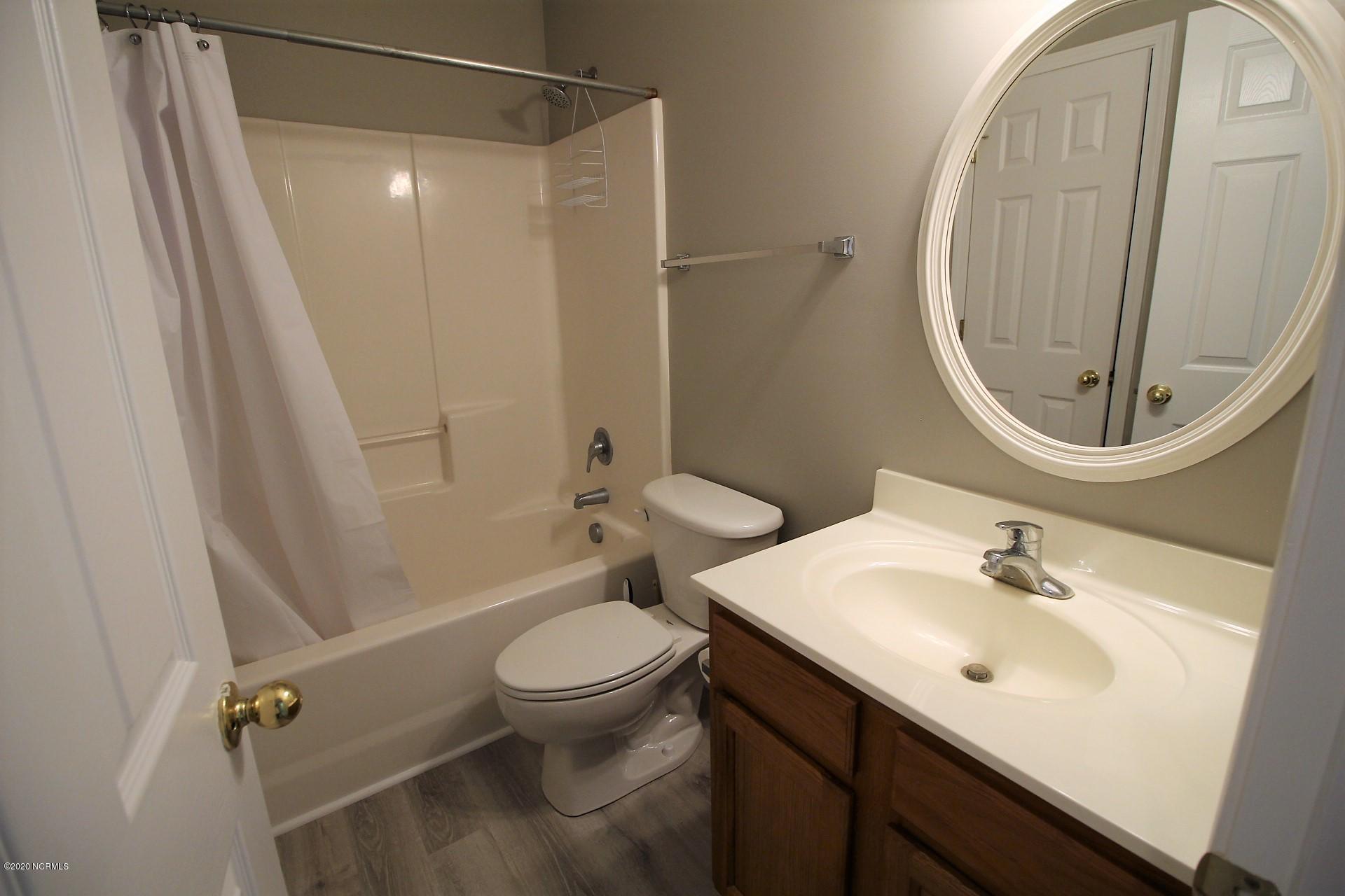 2102 Mayberry Loop Road, Unit 2 Morehead City, NC 28557 - Photo 35 of 42 2nd floor hall bath