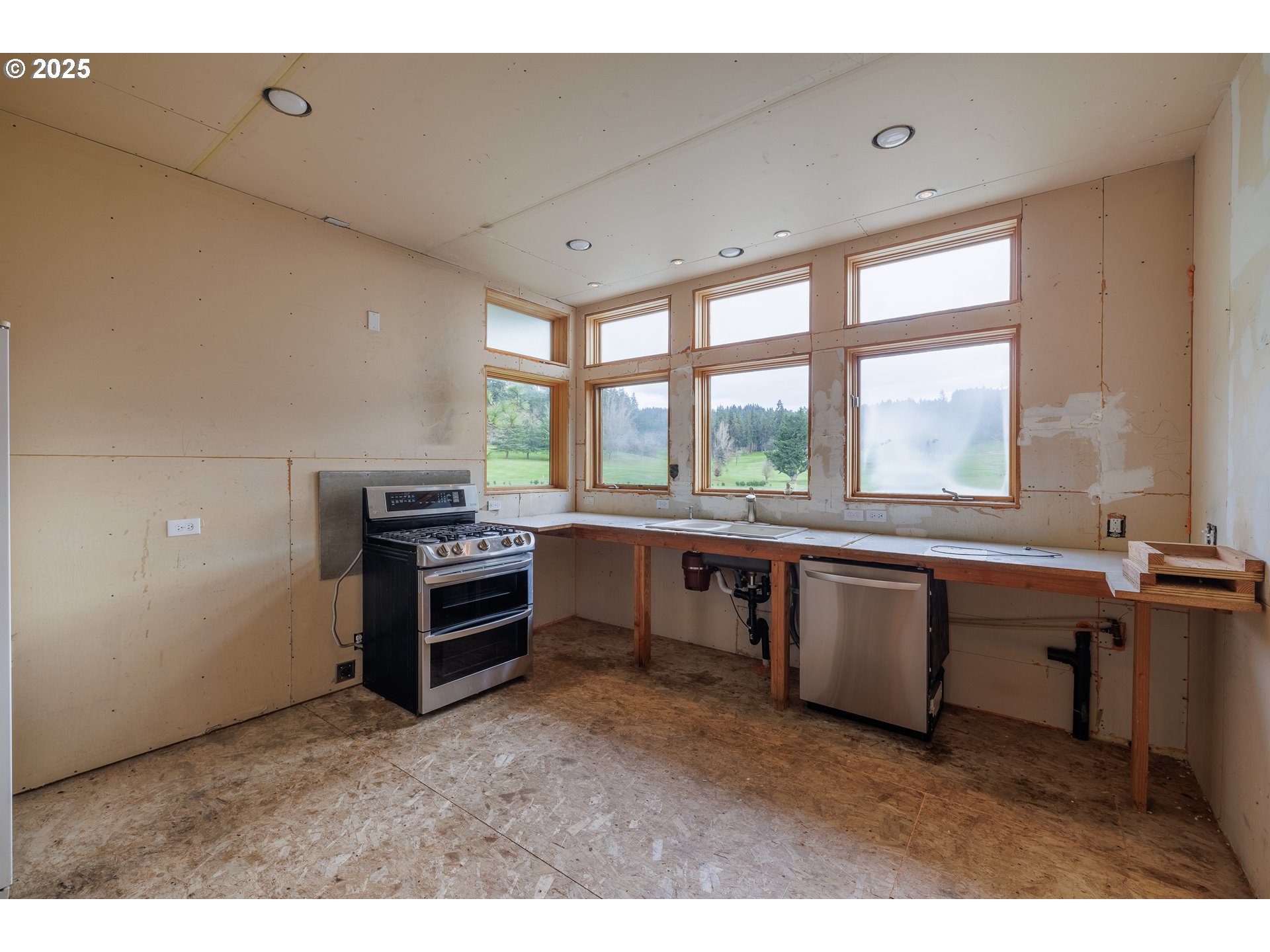 2770 Agate Street Eugene, OR 97403 - Photo 23 of 42 a view of workspace with furniture and window