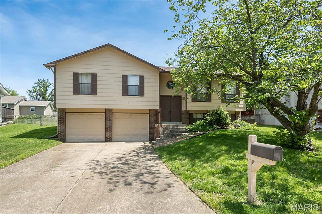4216 Elkhart Lake Road St. Charles, MO 63304 - Photo 3 of 37