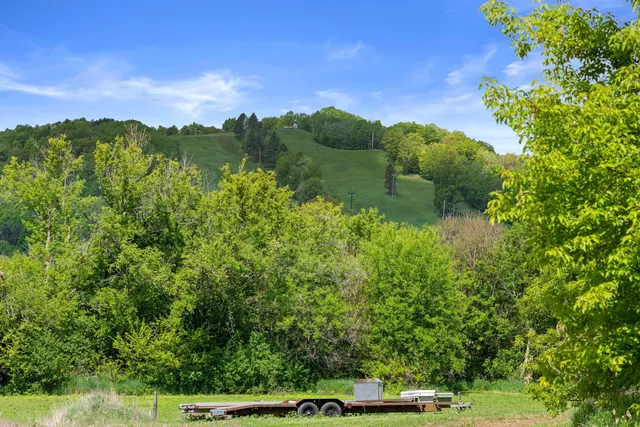 $1,150,000 | 5365 Highway 167, Erin, WI 53033