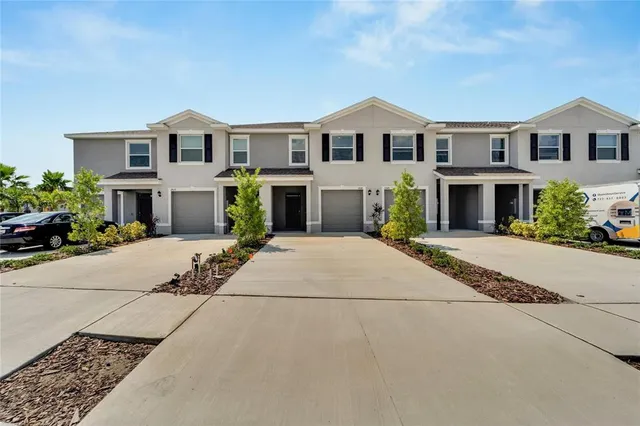 $2,550 | 17641 Crescent Moon Loop, Bradenton, FL 34211