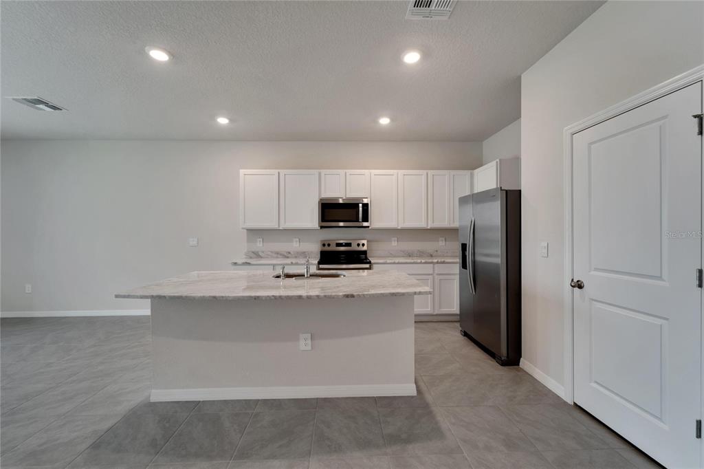 17641 Crescent Moon Loop Bradenton, FL 34211 - Photo 6 of 56