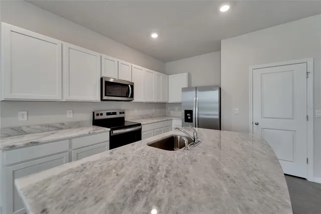 $2,550 | 17641 Crescent Moon Loop, Bradenton, FL 34211