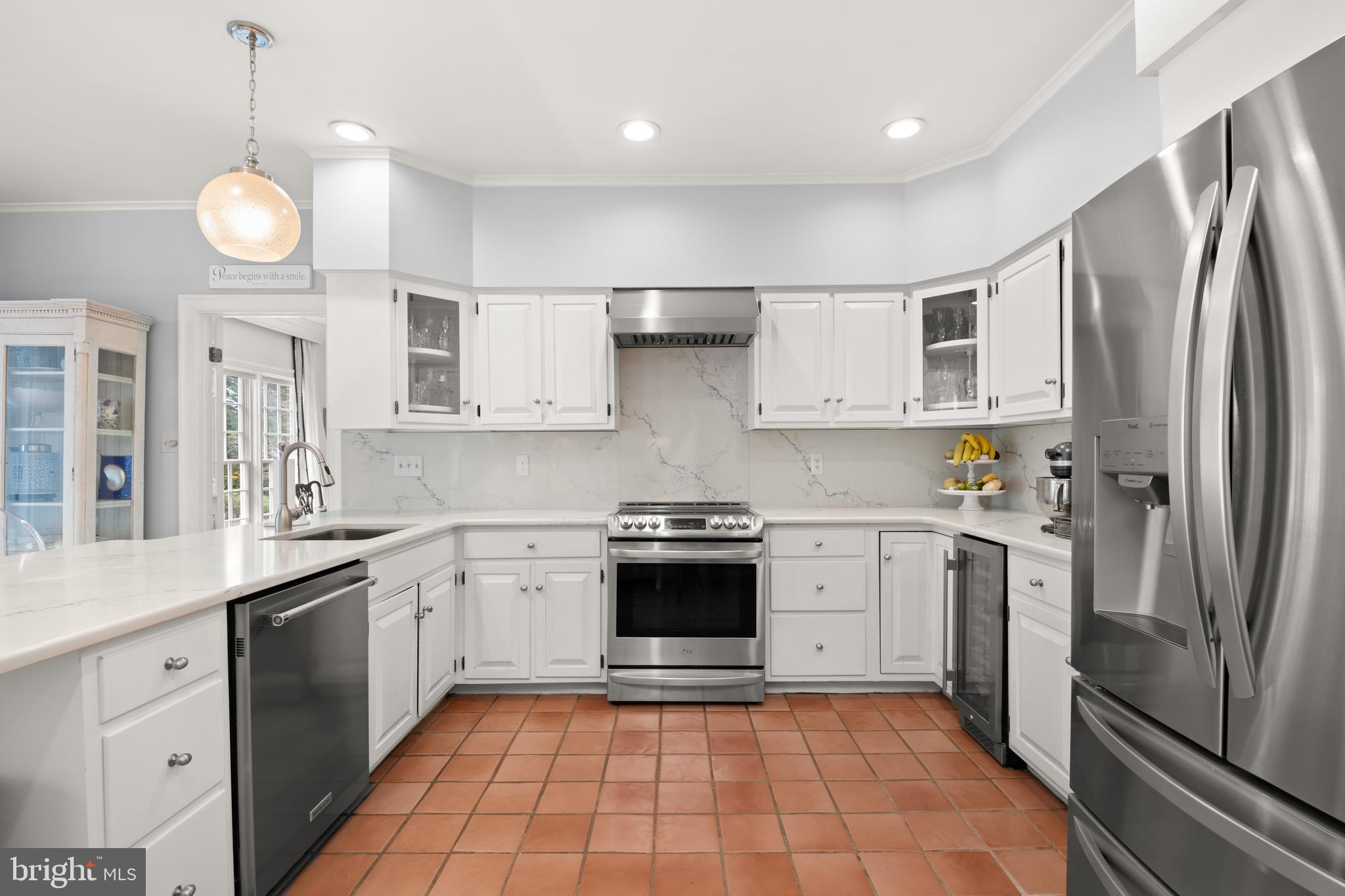 10725 River Road Potomac, MD 20854 - Photo 12 of 50 Kitchen