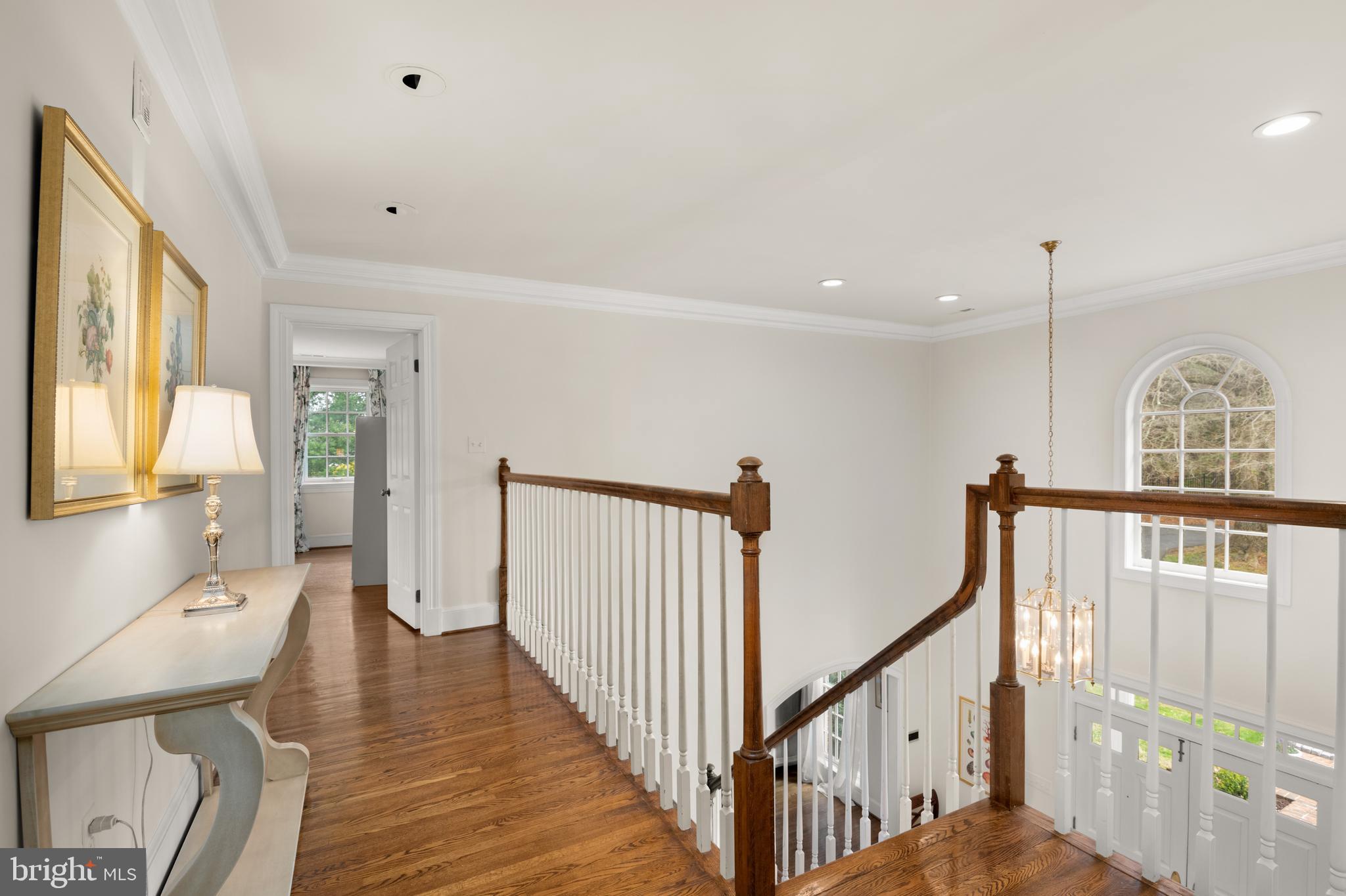 10725 River Road Potomac, MD 20854 - Photo 25 of 50 Upper Level Landing