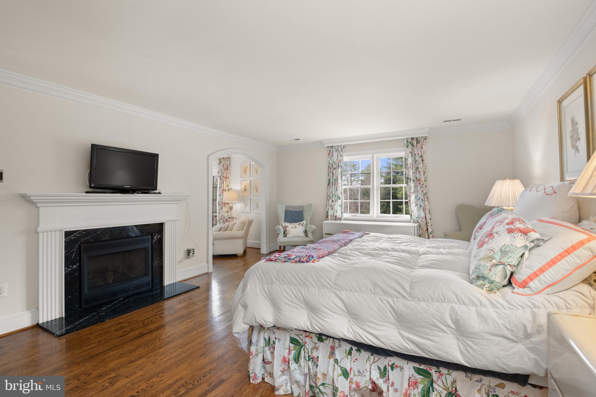 10725 River Road Potomac, MD 20854 - Photo 27 of 50 Owner's Bedroom