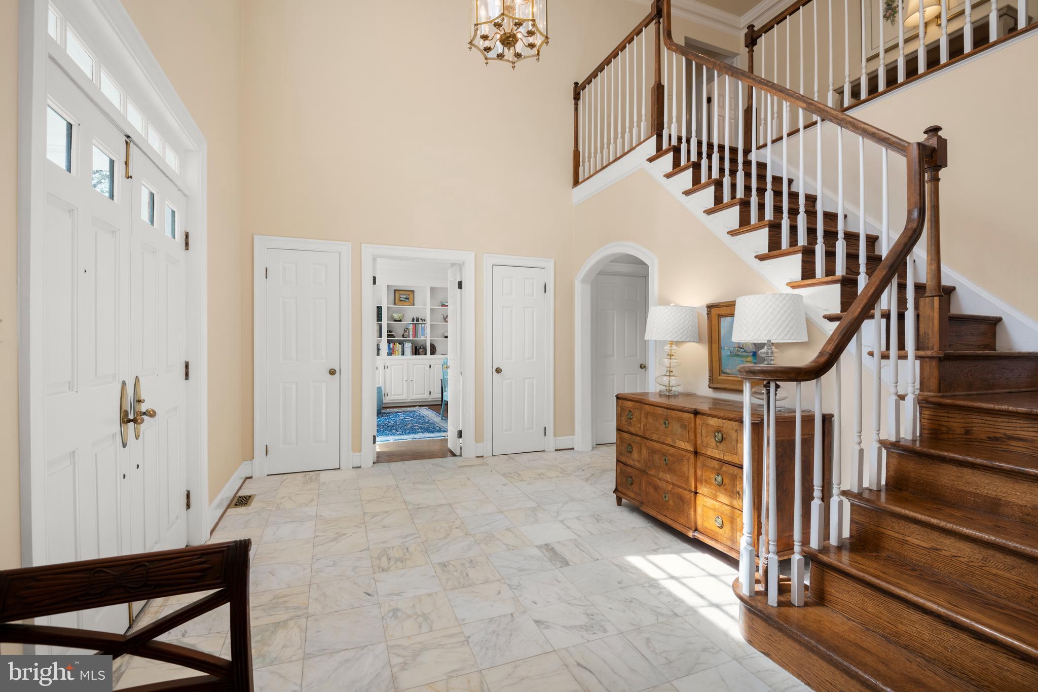 10725 River Road Potomac, MD 20854 - Photo 3 of 50 Foyer