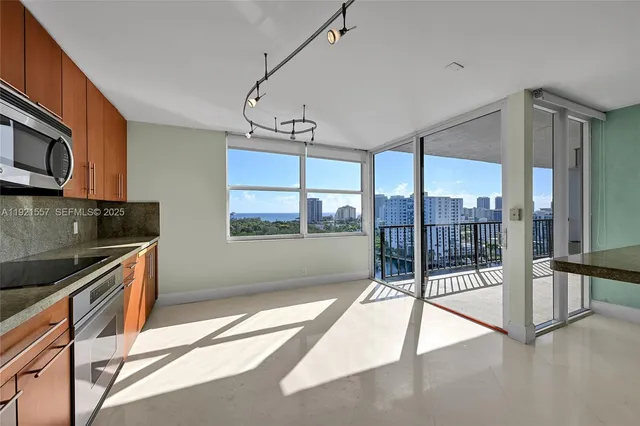 $899,000 | 936 Intracoastal Drive, Unit 15H, Fort Lauderdale, FL 33304