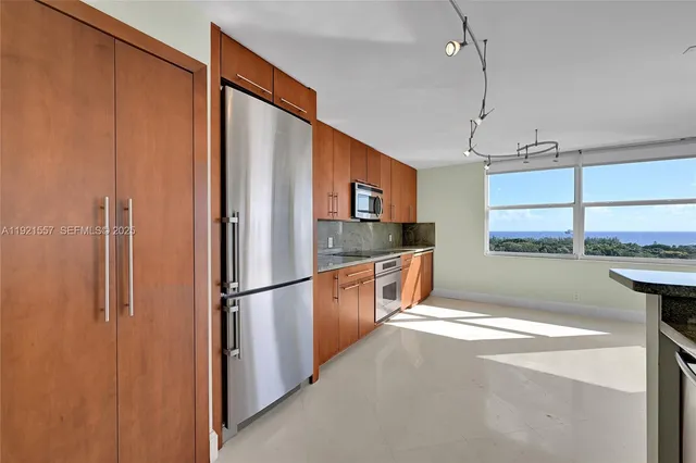 $899,000 | 936 Intracoastal Drive, Unit 15H, Fort Lauderdale, FL 33304