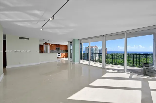 $899,000 | 936 Intracoastal Drive, Unit 15H, Fort Lauderdale, FL 33304