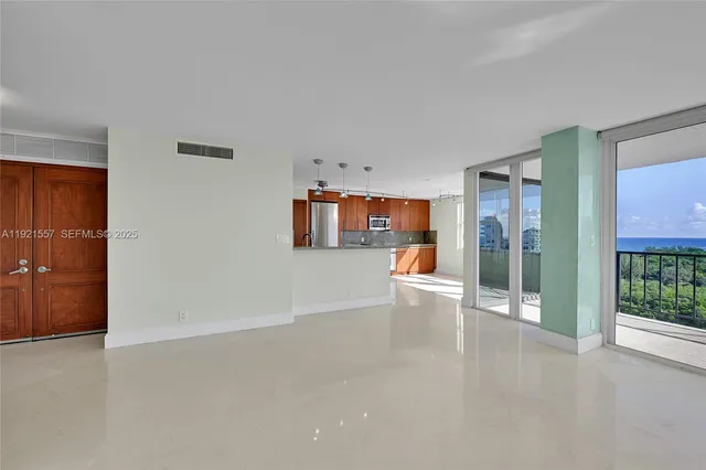 $899,000 | 936 Intracoastal Drive, Unit 15H, Fort Lauderdale, FL 33304