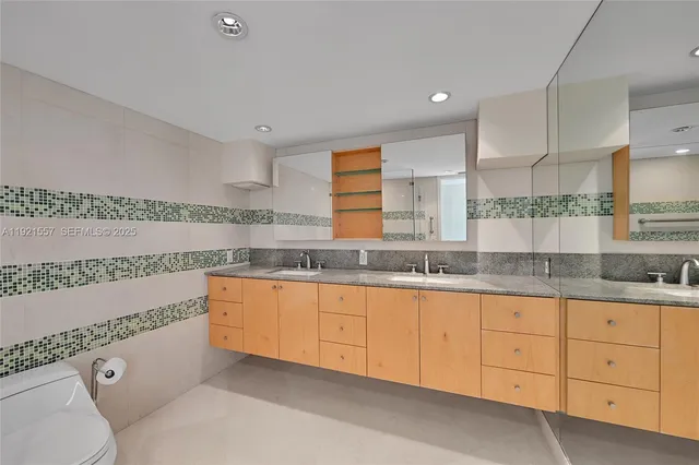 $899,000 | 936 Intracoastal Drive, Unit 15H, Fort Lauderdale, FL 33304